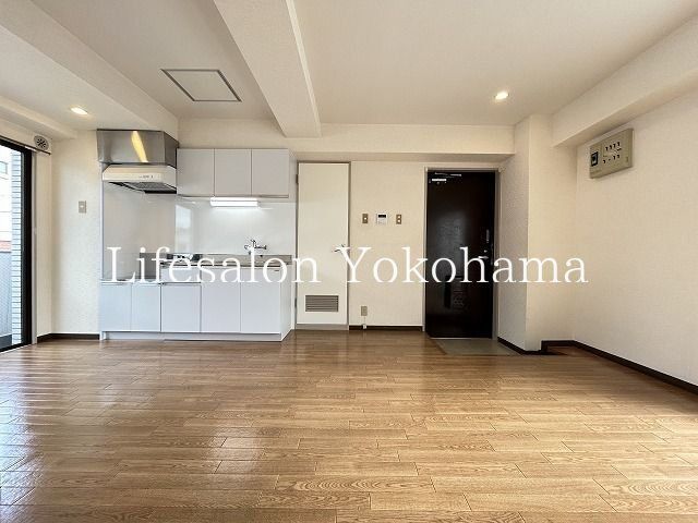 �y�����E���r���O�z�@