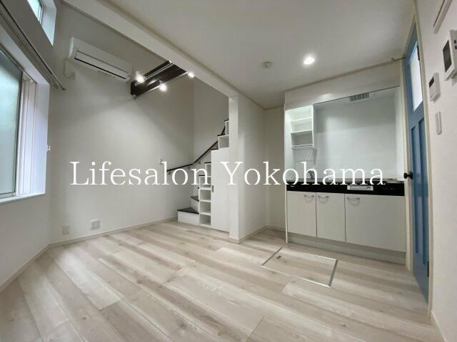 �y���ԁE���r���O�z�@