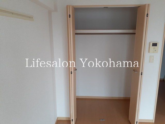y[z@
