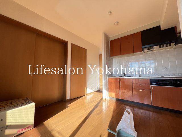 �y���ԁE���r���O�z�@