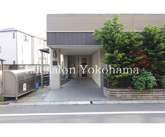 �y�G���g�����X�z�@