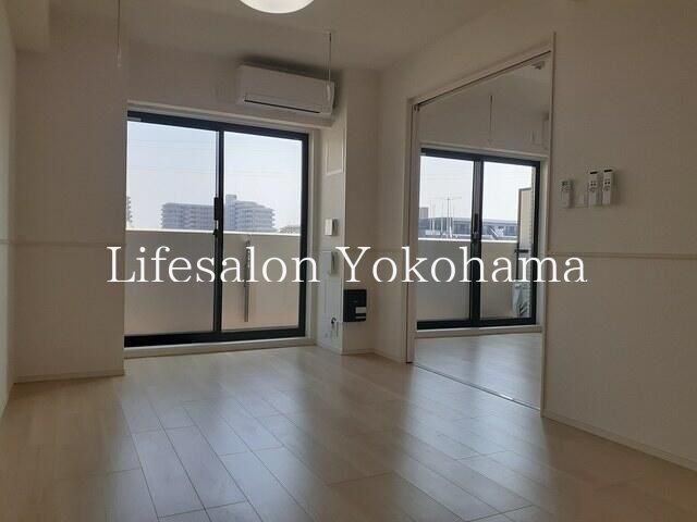 �y���ԁE���r���O�z�@