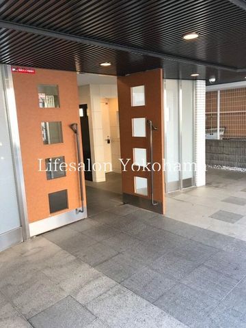 �y�G���g�����X�z�@