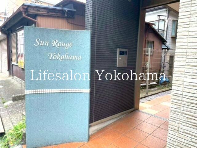 �y�G���g�����X�z�@