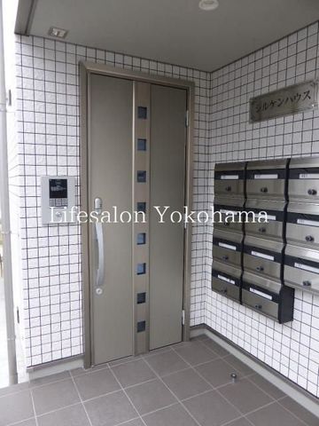 �y�G���g�����X�z�@