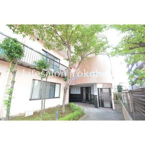 �y�G���g�����X�z�@