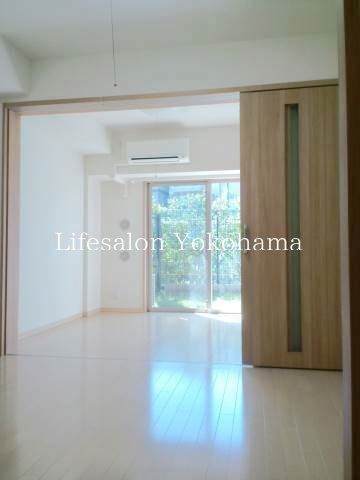 �y���ԁE���r���O�z�@