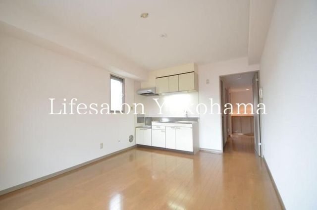 �y�����E���r���O�z�@