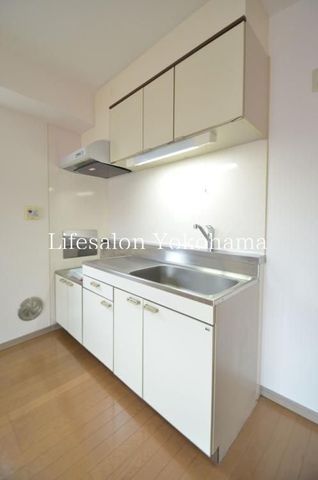 �y�L�b�`���z�@