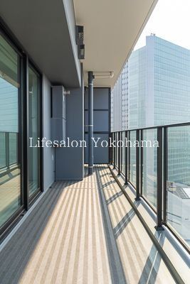 �y�����E���r���O�z�@