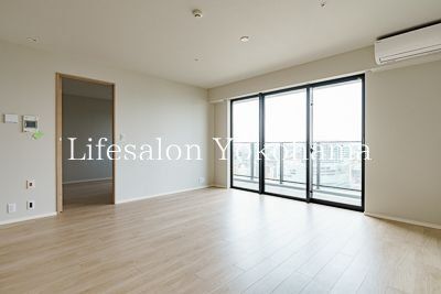 �y���ԁE���r���O�z�@