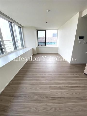 �y���ԁE���r���O�z�@