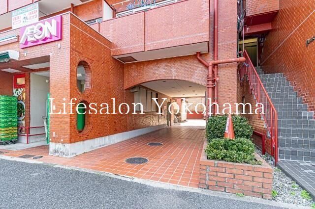 �y�G���g�����X�z�@