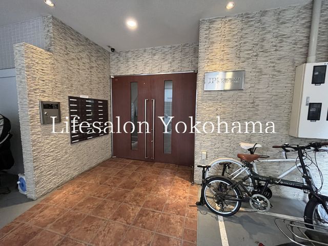 �y�G���g�����X�z�@