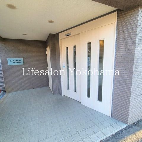 �y�G���g�����X�z�@