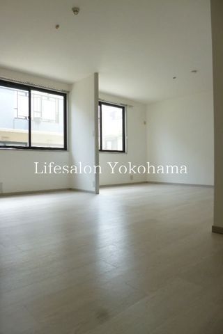 �y���ԁE���r���O�z�@