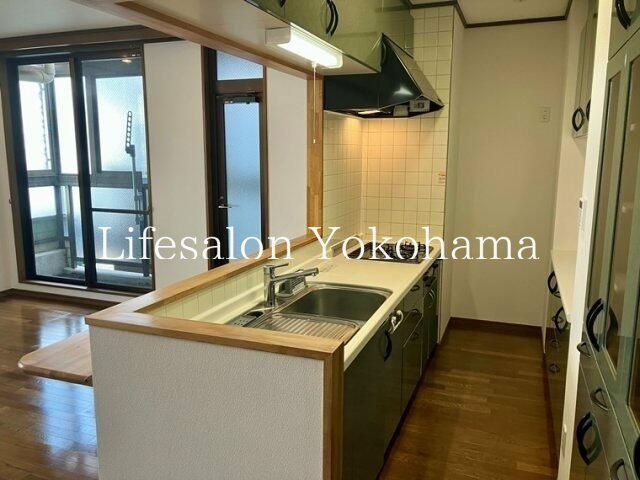 �y�L�b�`���z�@