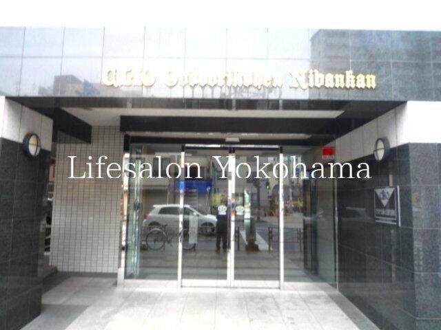 �y�G���g�����X�z�@