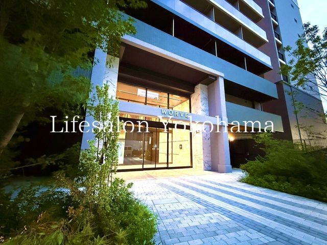 �y�G���g�����X�z�@