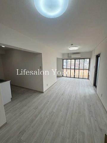�y���ԁE���r���O�z�@