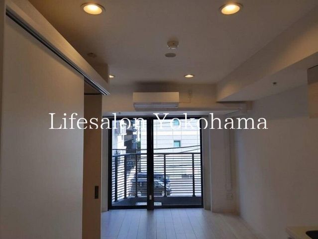 �y���ԁE���r���O�z�@