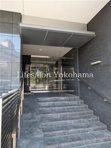 �y�G���g�����X�z�@