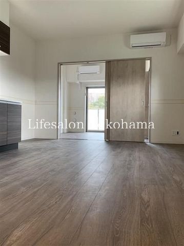 �y���ԁE���r���O�z�@