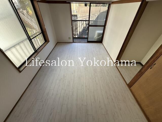 �y���ԁE���r���O�z�@