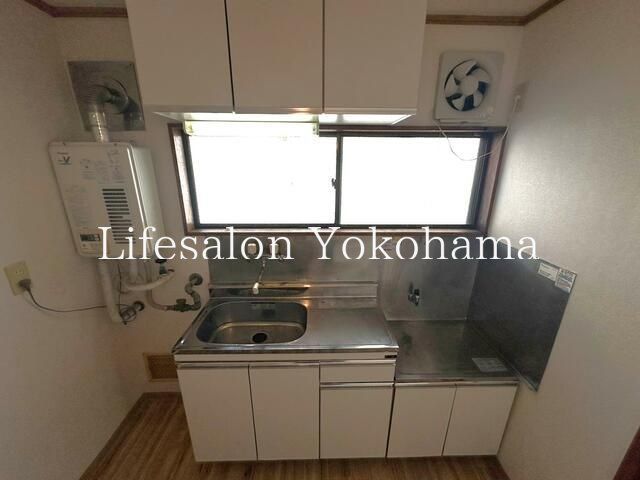 �y�L�b�`���z�@