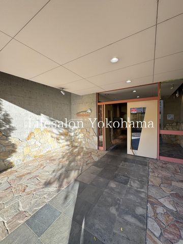 �y�G���g�����X�z�@