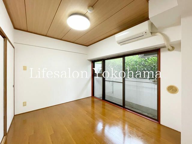 �y���ԁE���r���O�z�@