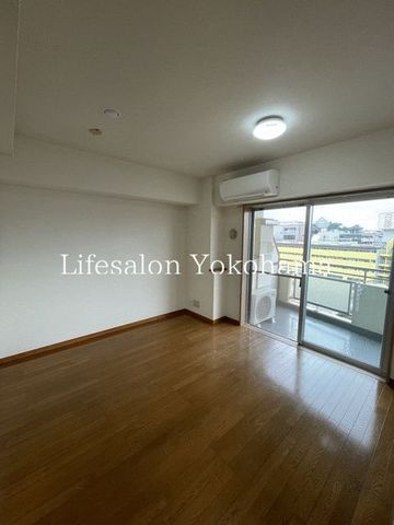 �y���ԁE���r���O�z�@