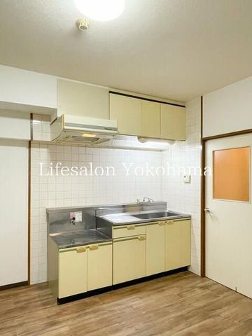 �y�L�b�`���z�@