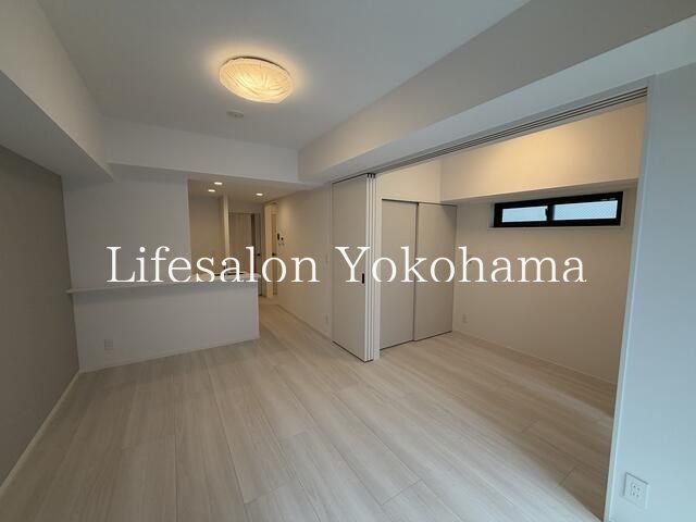 �y�����E���r���O�z�@