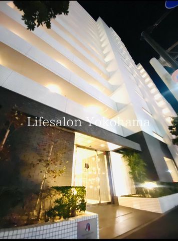 �y�G���g�����X�z�@