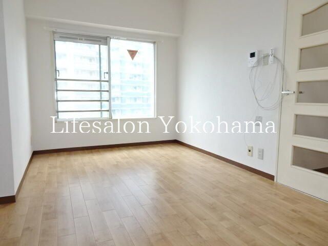 �y���ԁE���r���O�z�@