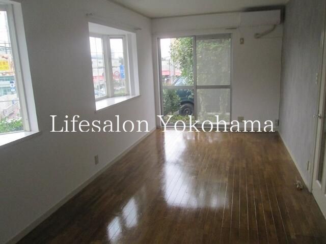 �y���ԁE���r���O�z�@