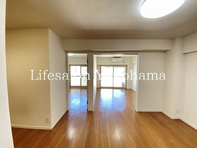 �y���ԁE���r���O�z�@