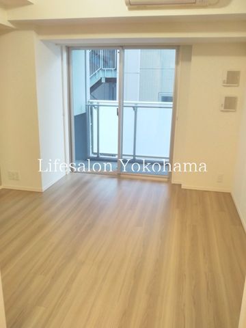 �y���ԁE���r���O�z�@