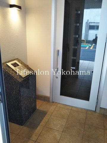 �y�G���g�����X�z�@