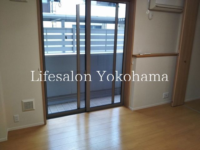 �y���ԁE���r���O�z�@