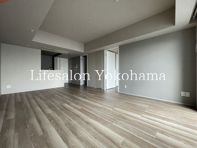 �y�����E���r���O�z�@