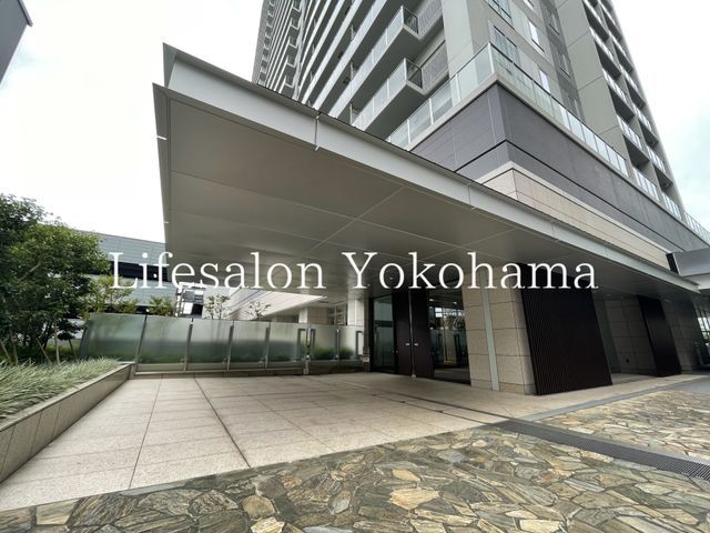 �y�G���g�����X�z�@