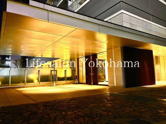 �y�G���g�����X�z�@