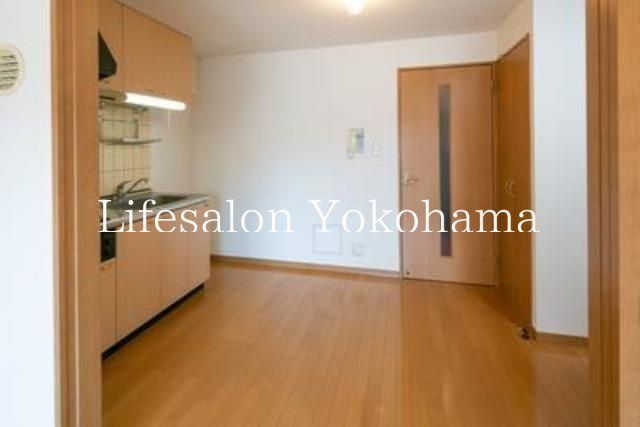 �y���ԁE���r���O�z�@