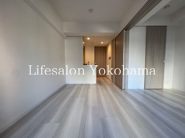 �y���ԁE���r���O�z�@�G���g�����X