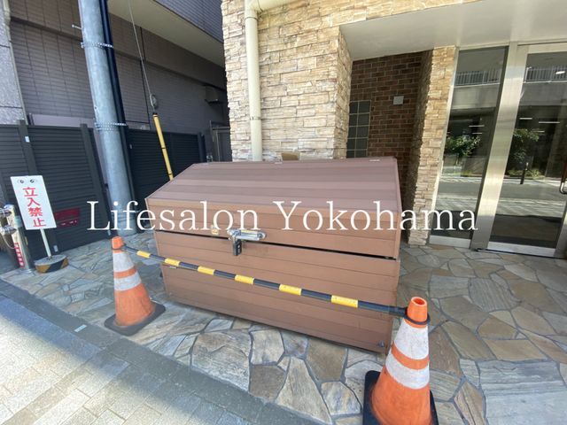 �y���̑��z�@���ԏ�