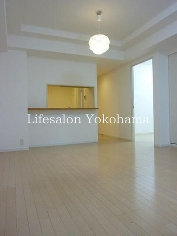 �y���ԁE���r���O�z�@