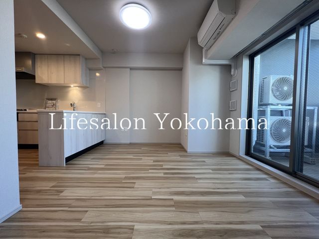 �y���ԁE���r���O�z�@�G���g�����X