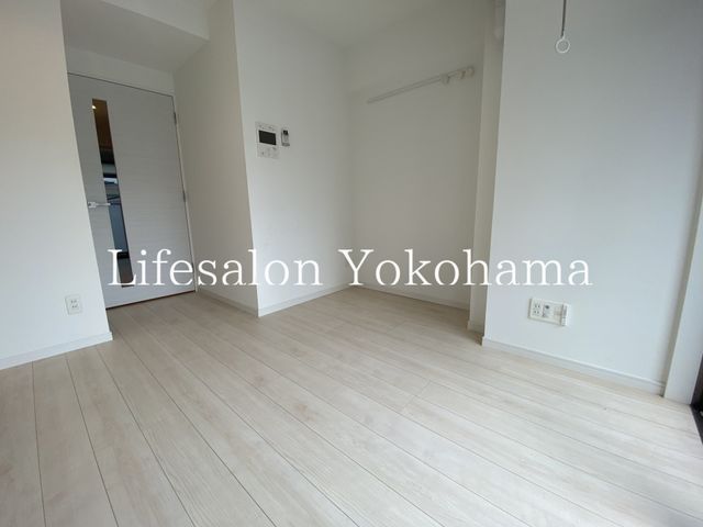 �y���̑������E�X�y�[�X�z�@���r���O/����